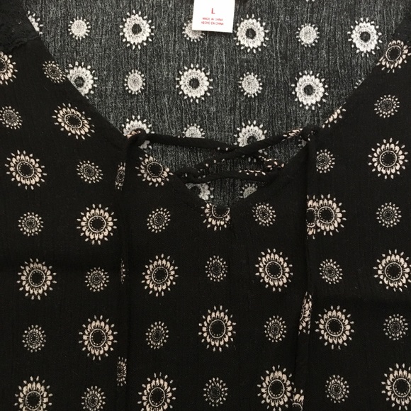 Mossimo Black Floral Printed Bell Sleeve Top Size L - Picture 5 of 8